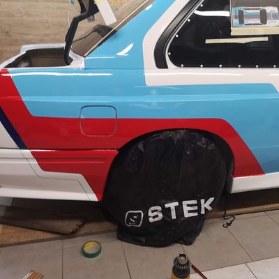 BMW E30 M3 – Martini design fóliázás – 15. kép