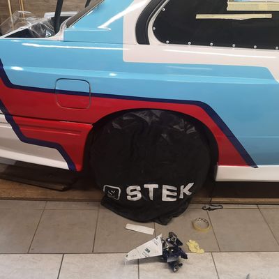BMW E30 M3 – Martini design fóliázás – 17. kép