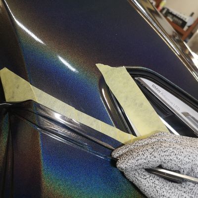 BMW M5 F90 – Avery Dennison Gloss Metallic Prismatic Grey – 18. kép