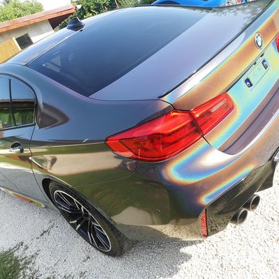 BMW M5 F90 – Avery Dennison Gloss Metallic Prismatic Grey – 57. kép