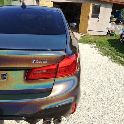 BMW M5 F90 – Avery Dennison Gloss Metallic Prismatic Grey – 58. kép