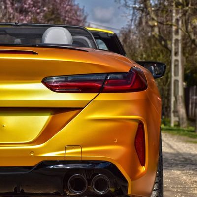BMW M8 Competition – Avery Supreme Satin Metallic Energetic Yellow + PPF – 12. kép