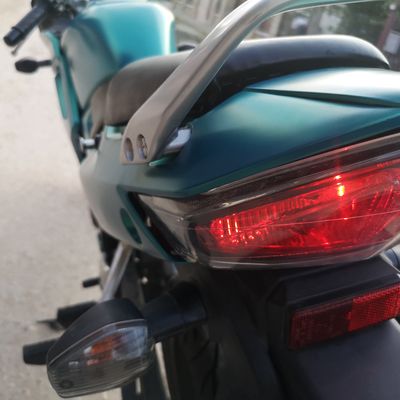 Honda CBR 125R – Avery Supreme Satin Metallic Cool Teal – 8. kép
