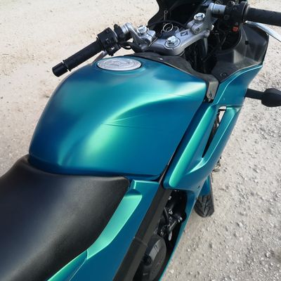 Honda CBR 125R – Avery Supreme Satin Metallic Cool Teal – 10. kép