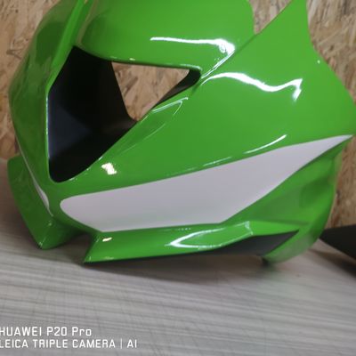 Kawasaki ZX-6R pályamotor – Avery Supreme Grass Green – 24. kép