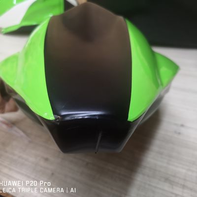 Kawasaki ZX-6R pályamotor – Avery Supreme Grass Green – 29. kép