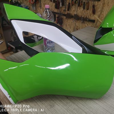 Kawasaki ZX-6R pályamotor – Avery Supreme Grass Green – 30. kép
