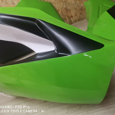 Kawasaki ZX-6R pályamotor – Avery Supreme Grass Green – 32. kép