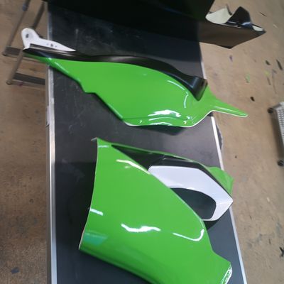 Kawasaki ZX-6R pályamotor – Avery Supreme Grass Green – 34. kép