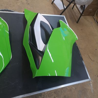 Kawasaki ZX-6R pályamotor – Avery Supreme Grass Green – 35. kép