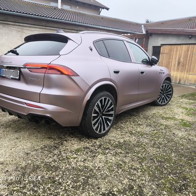 Maserati Grecale – Színes PPF Frozen Berry – 25. kép