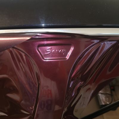 Mercedes C320 C63 optika – Avery Supreme Gloss Metallic Passion Red – 18. kép