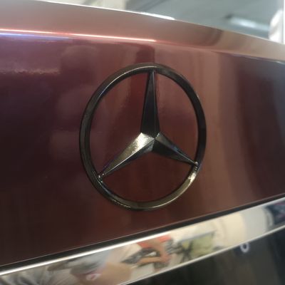 Mercedes C320 C63 optika – Avery Supreme Gloss Metallic Passion Red – 26. kép