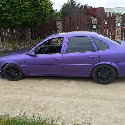 Opel Vectra Steinmetz – Avery Supreme Matte Metallic Purple – 16. kép