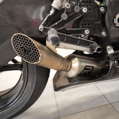 Yamaha R1 – Pálya motor egyedi design – 3. kép