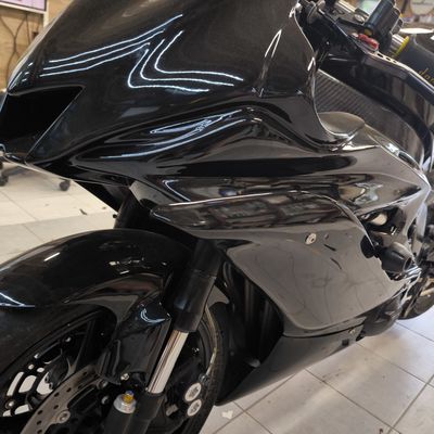 Yamaha R1 – Pálya motor egyedi design – 7. kép