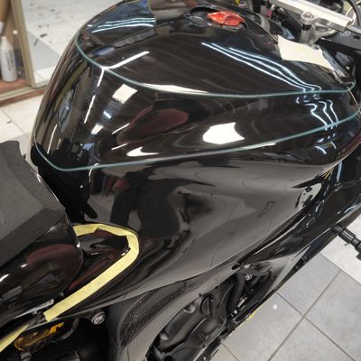 Yamaha R1 – Pálya motor egyedi design – 14. kép