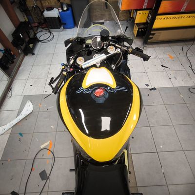 Yamaha R1 – Pálya motor egyedi design – 23. kép