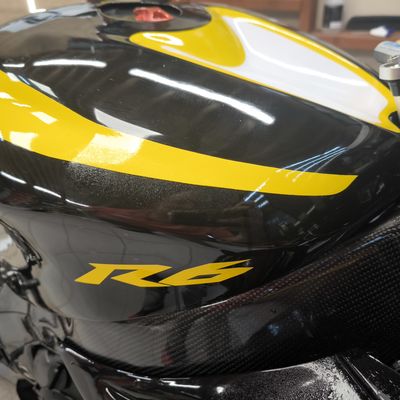 Yamaha R1 – Pálya motor egyedi design – 26. kép