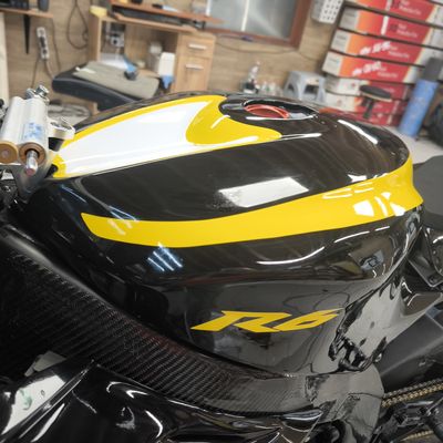 Yamaha R1 – Pálya motor egyedi design – 27. kép