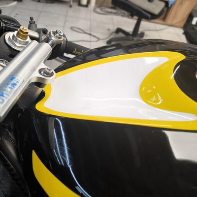 Yamaha R1 – Pálya motor egyedi design – 28. kép
