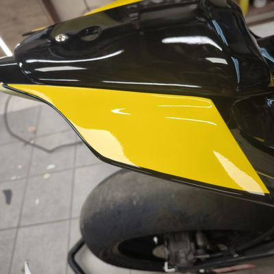 Yamaha R1 – Pálya motor egyedi design – 30. kép