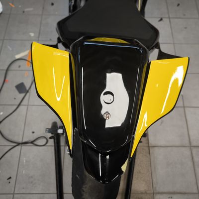 Yamaha R1 – Pálya motor egyedi design – 32. kép