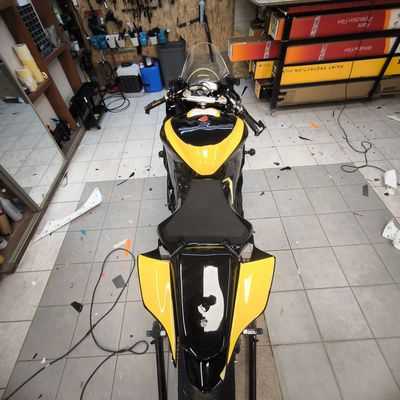 Yamaha R1 – Pálya motor egyedi design – 33. kép