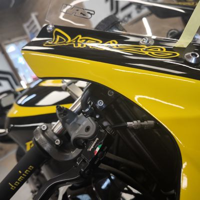 Yamaha R1 – Pálya motor egyedi design – 39. kép