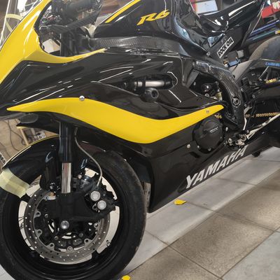 Yamaha R1 – Pálya motor egyedi design – 47. kép