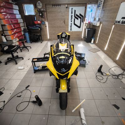 Yamaha R1 – Pálya motor egyedi design – 48. kép