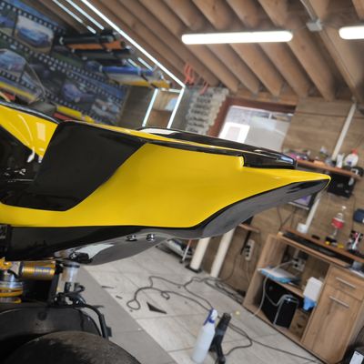 Yamaha R1 – Pálya motor egyedi design – 49. kép