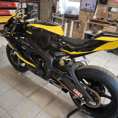 Yamaha R1 – Pálya motor egyedi design – 53. kép