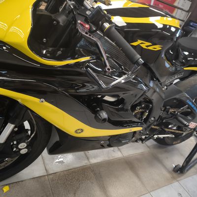 Yamaha R1 – Pálya motor egyedi design – 58. kép