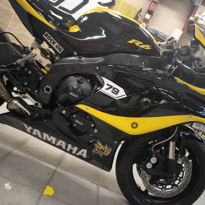 Yamaha R1 – Pálya motor egyedi design – 69. kép