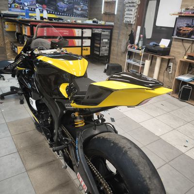 Yamaha R1 – Pálya motor egyedi design – 78. kép