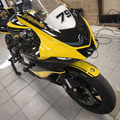 Yamaha R1 – Pálya motor egyedi design – 79. kép