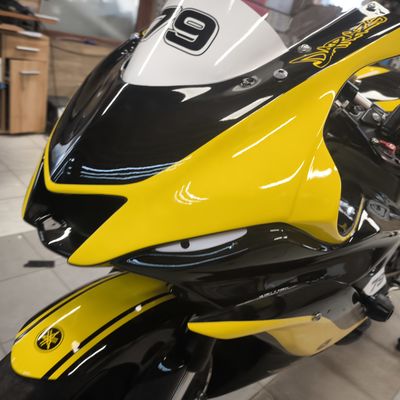Yamaha R1 – Pálya motor egyedi design – 81. kép